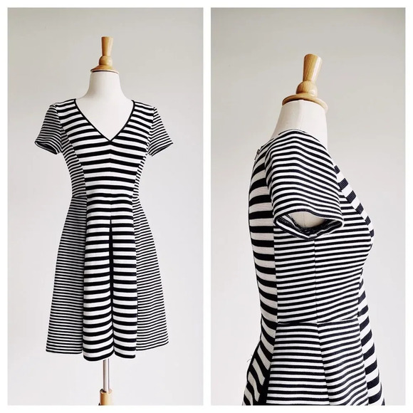 BANANA REPUBLIC | Striped Pleated Skater Dress | 0 - Picture 1 of 7